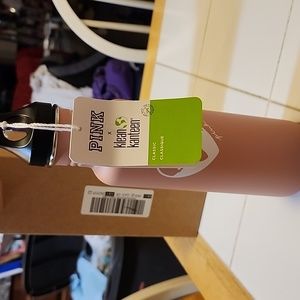 VICTORIA SECRET Pink water bottle